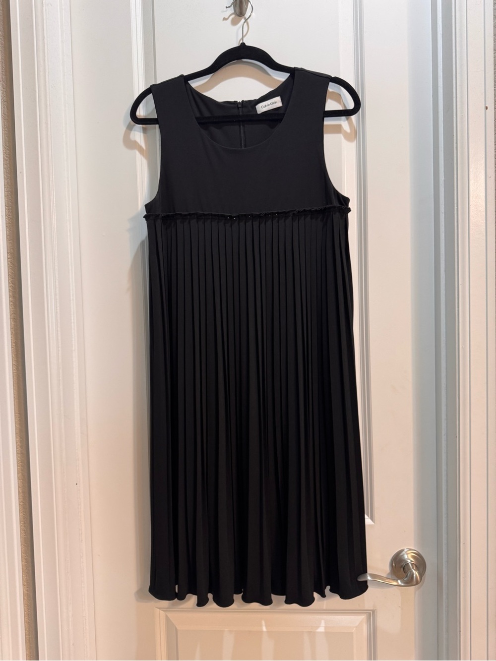Calvin Klein Black Swing Dress Large Sleeveless Beaded Pleated Round Neck